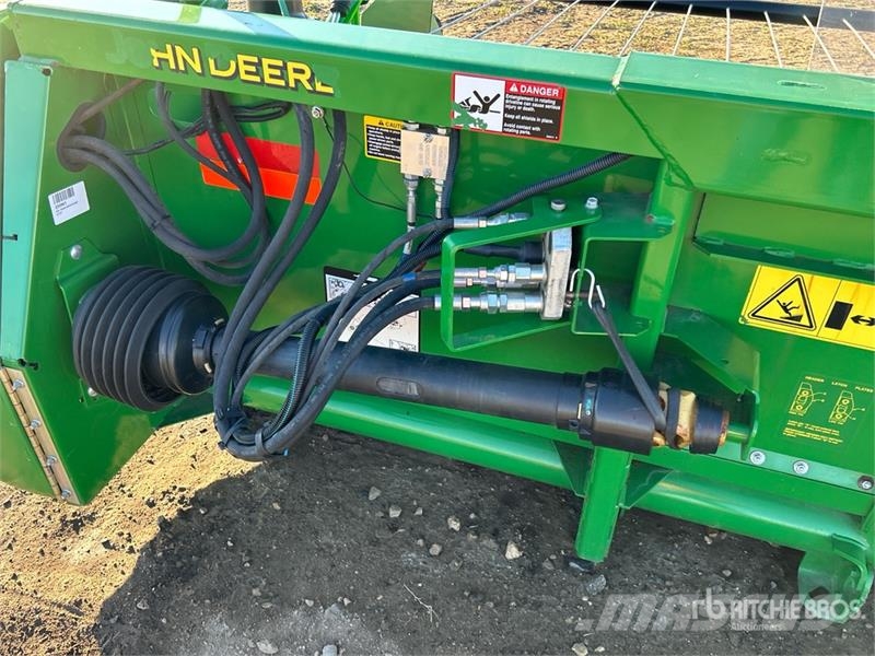 John Deere 615P 15 ft Combine Pickup Header Leikkuupöydät