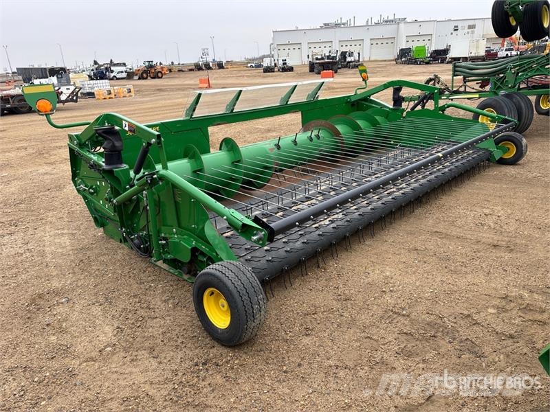 John Deere 615P 15 ft Combine Pickup Header رؤوس الحصادات الدراسات