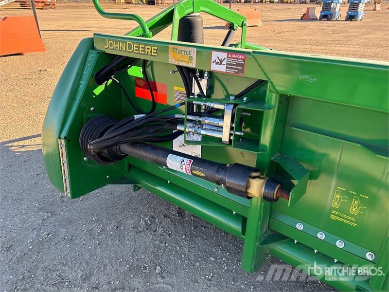 John Deere 615P 15 ft Combine Pickup Header Cabeçotes de colheitadeira
