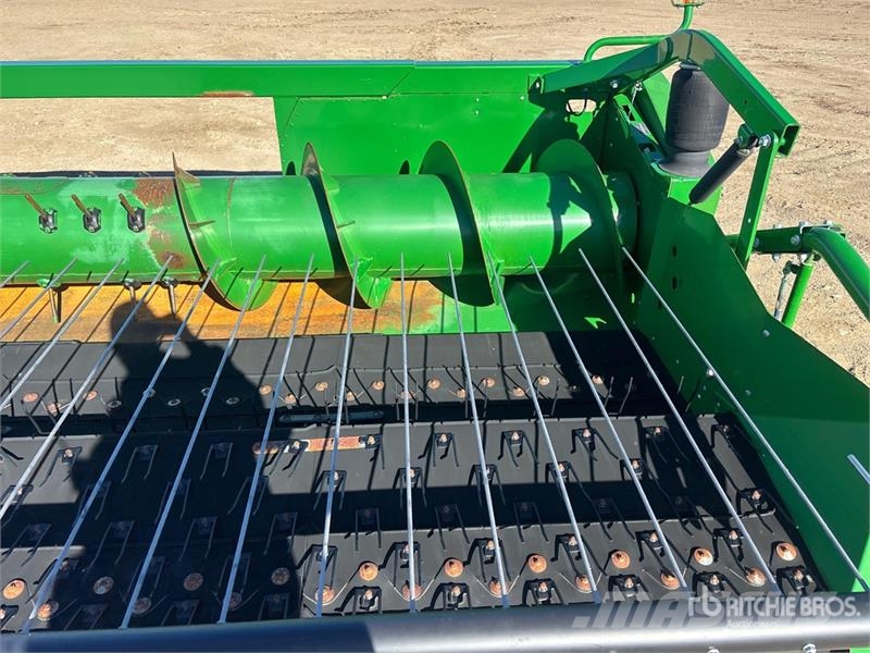 John Deere 615P 15 ft Combine Pickup Header رؤوس الحصادات الدراسات