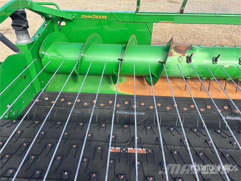 John Deere 615P 15 ft Combine Pickup Header Cabezales de cosechadoras combinadas