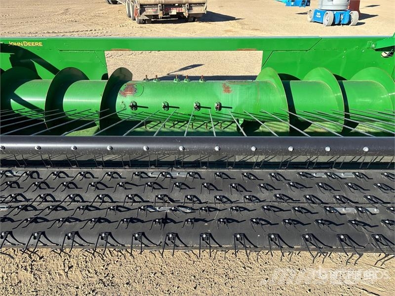 John Deere 615P 15 ft Combine Pickup Header Glave hederi za kombajne