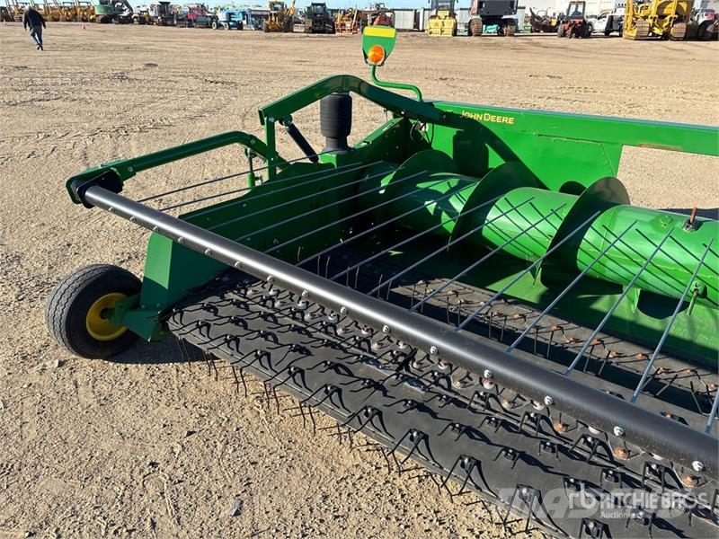 John Deere 615P 15 ft Combine Pickup Header Erntevorsätze