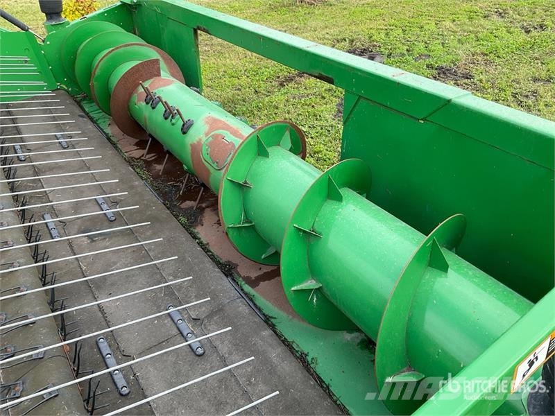 John Deere 615P 15 ft Combine Pickup Header Derliaus nuėmimo kombainų galvos