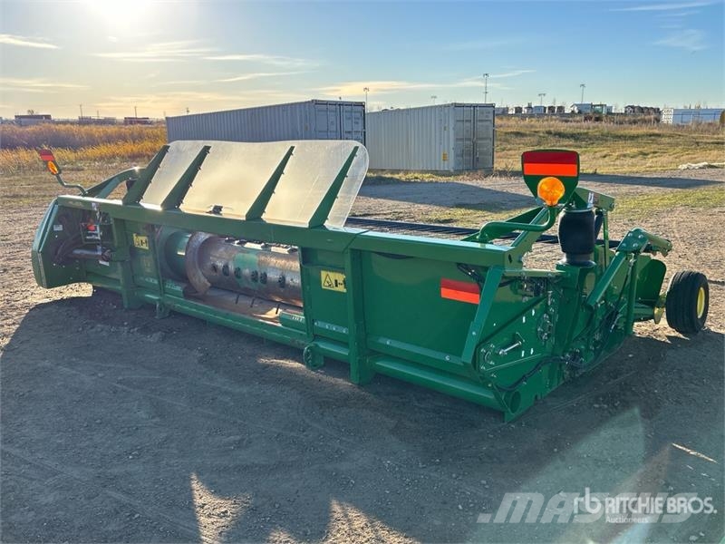 John Deere 615P 15 ft Combine Pickup Header Leikkuupöydät