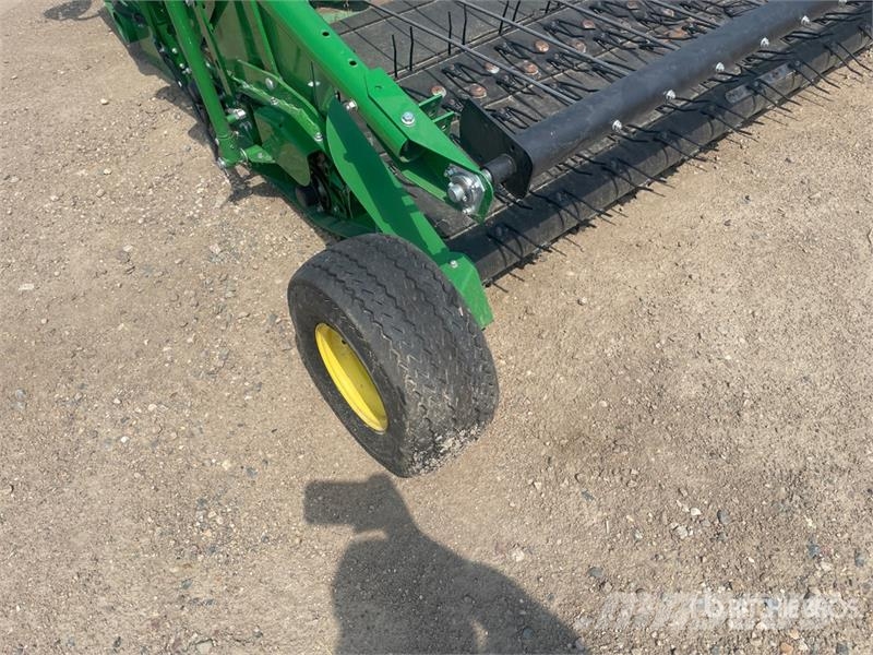 John Deere 615P 15 ft Combine Pickup Header Cabezales de cosechadoras combinadas