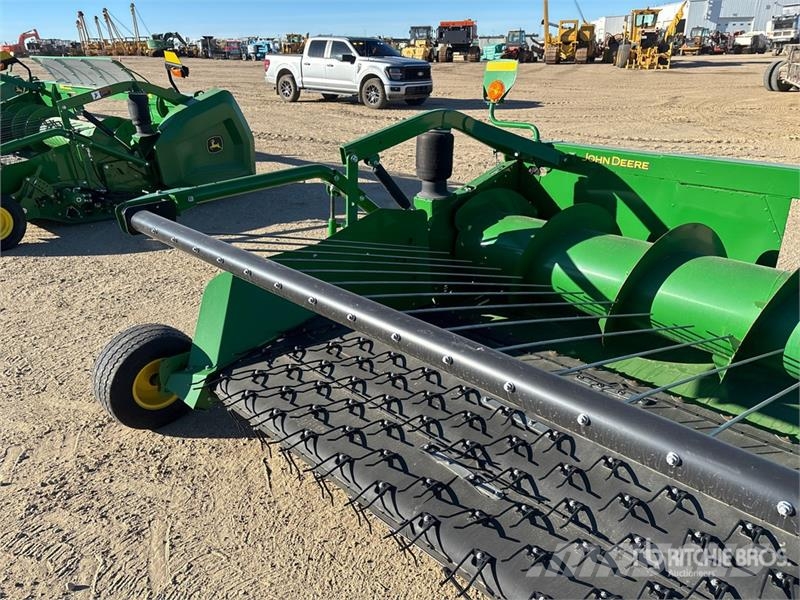 John Deere 615P 15 ft Combine Pickup Header Glave hederi za kombajne