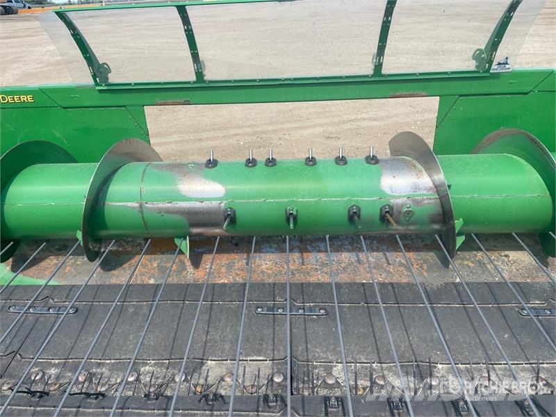 John Deere 615P 15 ft Combine Pickup Header Cabezales de cosechadoras combinadas