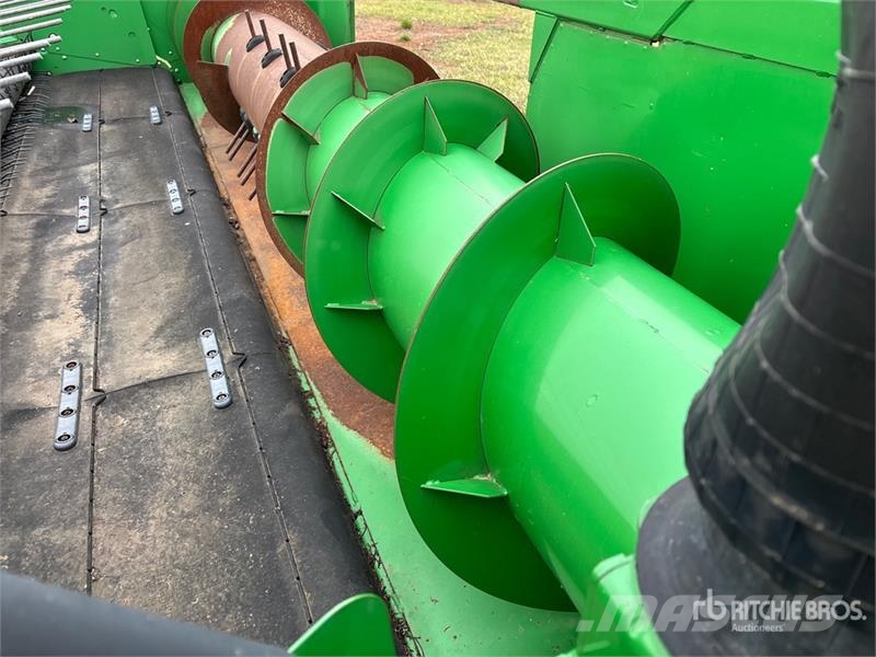 John Deere 615P 15 ft Combine Pickup Header Leikkuupöydät