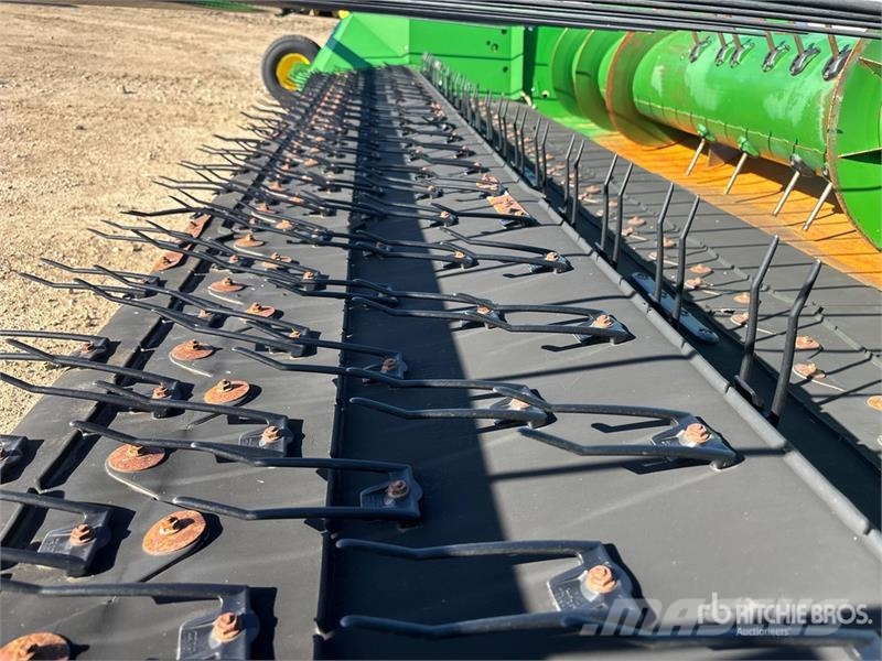 John Deere 615P 15 ft Combine Pickup Header رؤوس الحصادات الدراسات