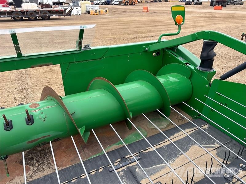 John Deere 615P 15 ft Combine Pickup Header رؤوس الحصادات الدراسات