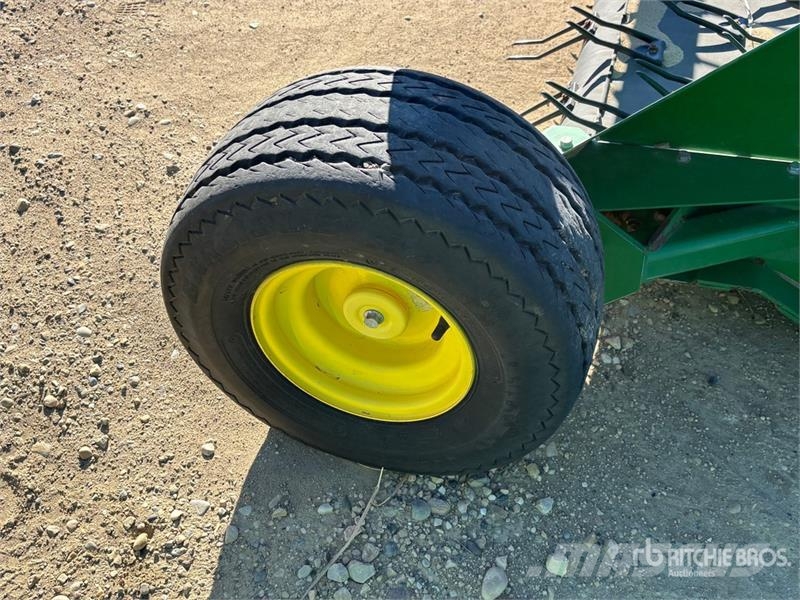 John Deere 615P 15 ft Belt Combine Pickup Header Erntevorsätze