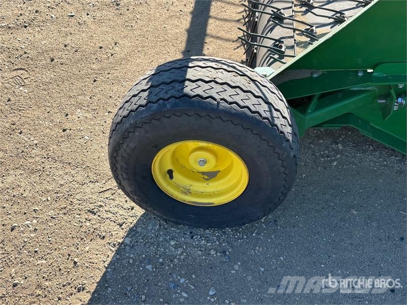 John Deere 615P 15 ft Belt Combine Pickup Header Testate per mietitrebbie