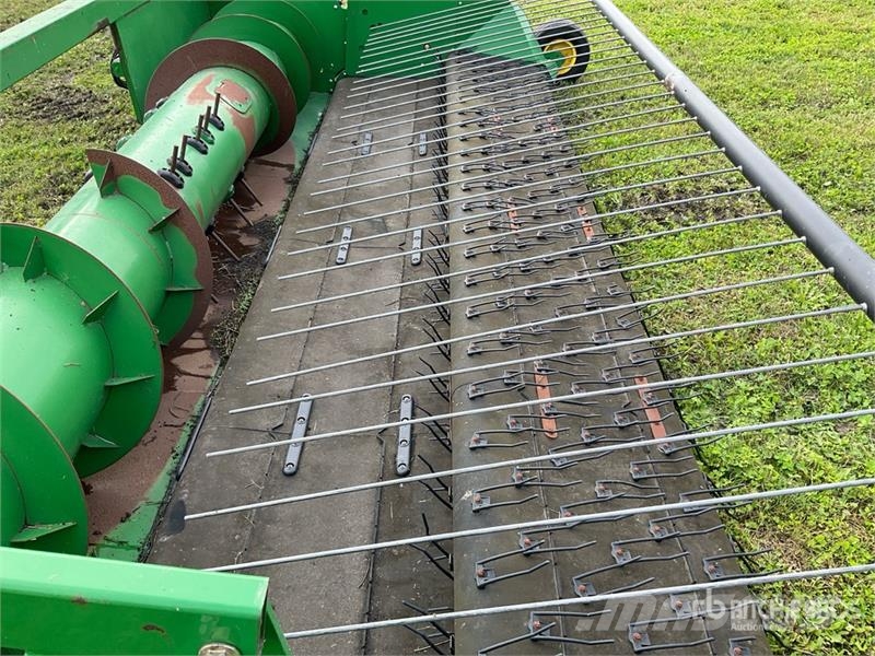 John Deere 615P 15 ft Combine Pickup Header Derliaus nuėmimo kombainų galvos