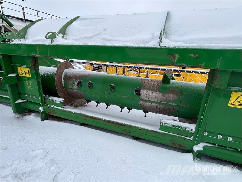 John Deere 615P 15 ft Belt Combine Pickup Header Skärbord