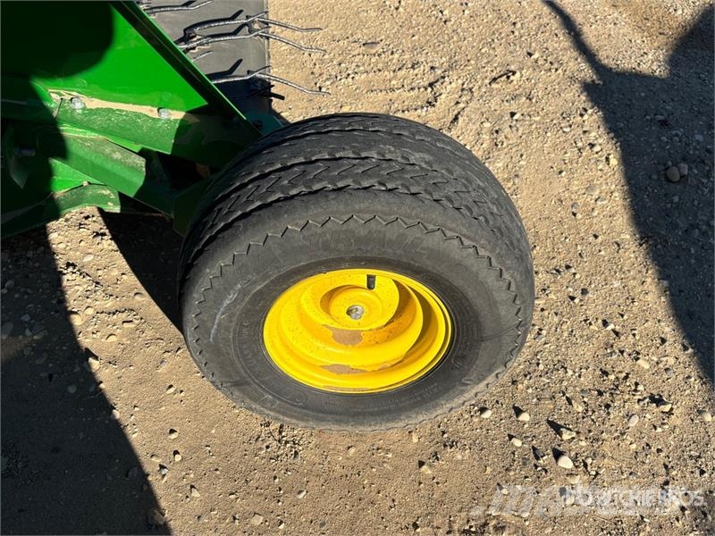 John Deere 615P 15 ft Belt Combine Pickup Header Erntevorsätze
