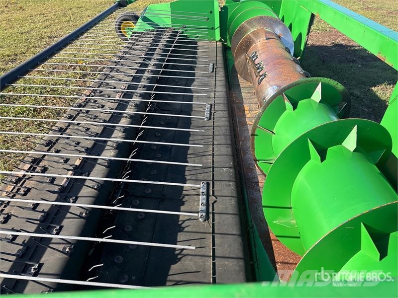 John Deere 615P 15 ft Combine Pickup Header コンバイン・ハーベスター・ヘッド
