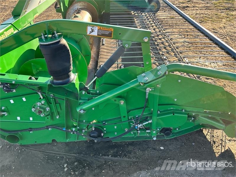 John Deere 615P 15 ft Combine Pickup Header Leikkuupöydät