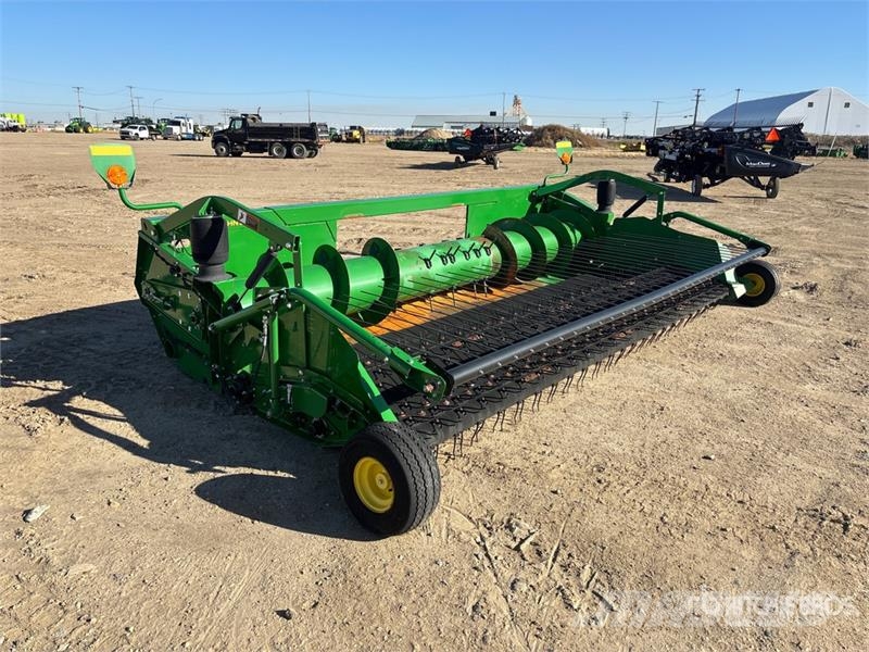John Deere 615P 15 ft Combine Pickup Header رؤوس الحصادات الدراسات