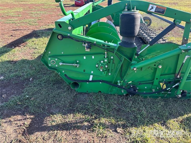 John Deere 615P 15 ft Combine Pickup Header コンバイン・ハーベスター・ヘッド