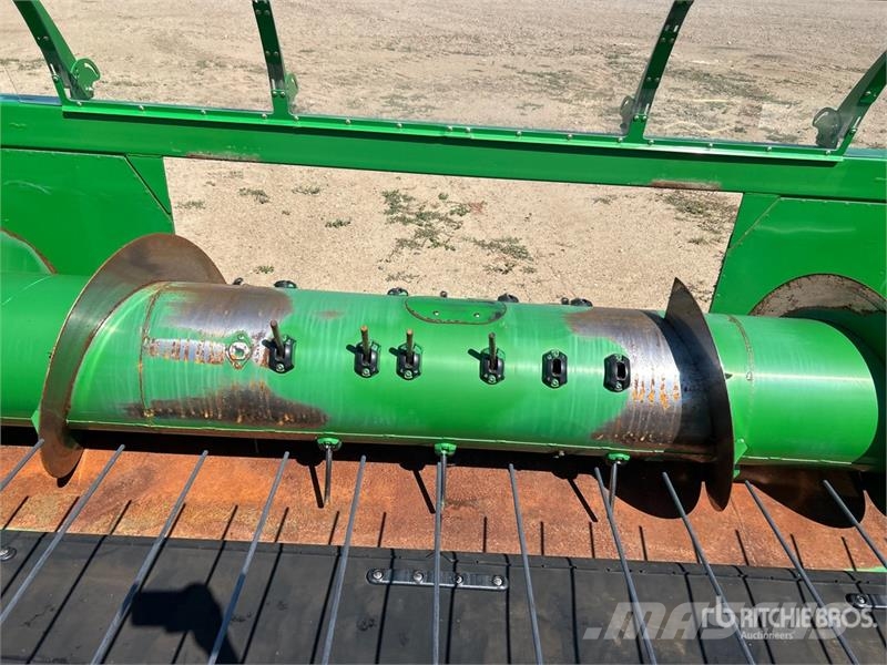 John Deere 615P 15 ft Combine Pickup Header Cabezales de cosechadoras combinadas