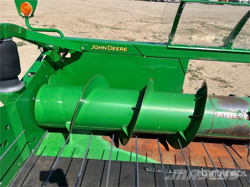 John Deere 615P 15 ft Combine Pickup Header Cabezales de cosechadoras combinadas