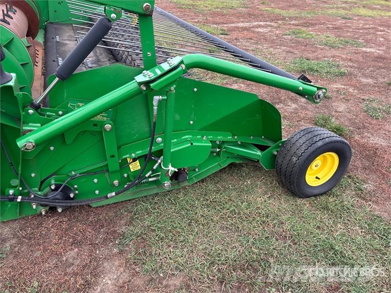 John Deere 615P 15 ft Combine Pickup Header Leikkuupöydät
