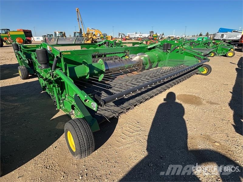 John Deere 615P 15 ft Belt Combine Pickup Header Erntevorsätze