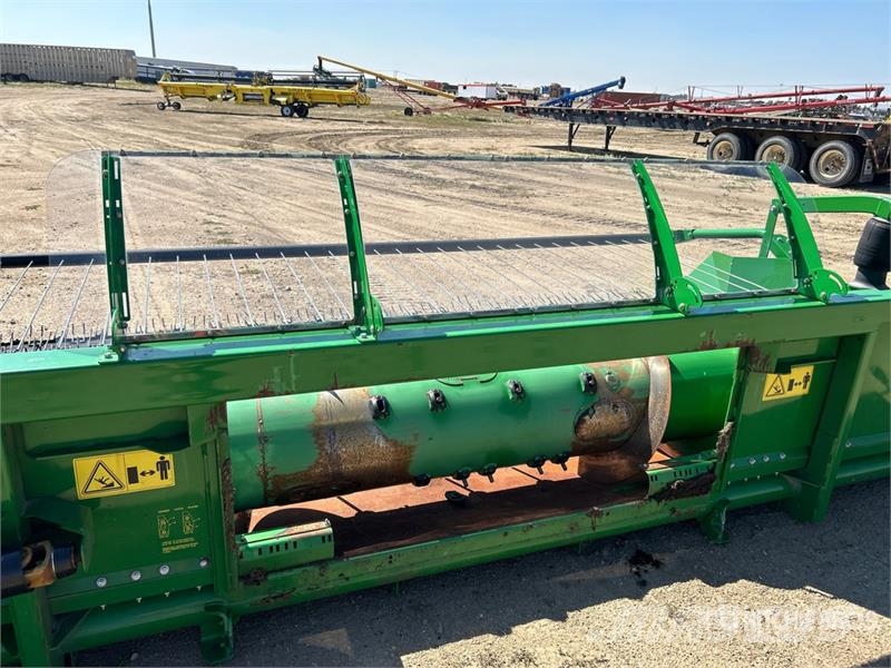 John Deere 615P 15 ft Combine Pickup Header Cabezales de cosechadoras combinadas