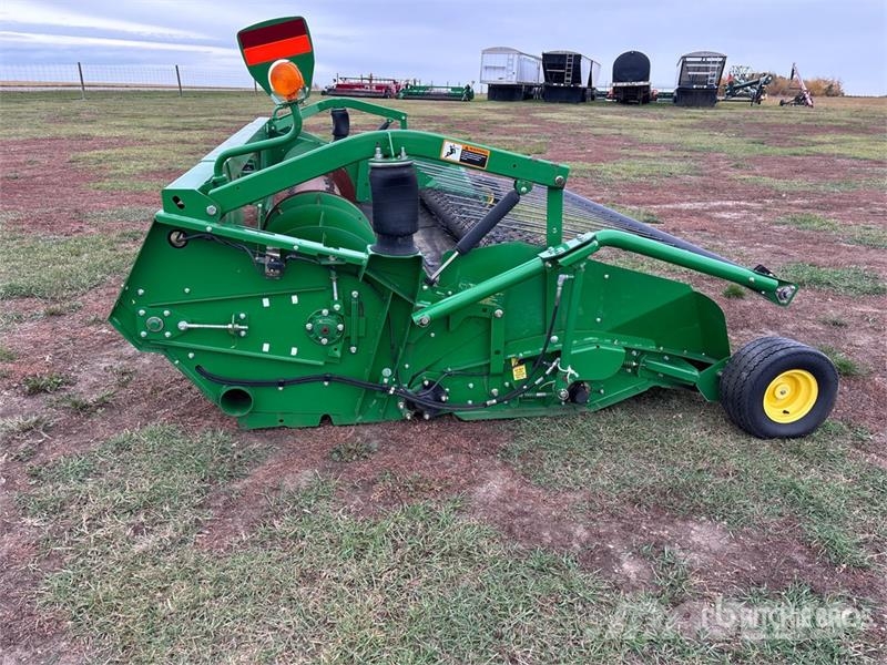 John Deere 615P 15 ft Combine Pickup Header Leikkuupöydät