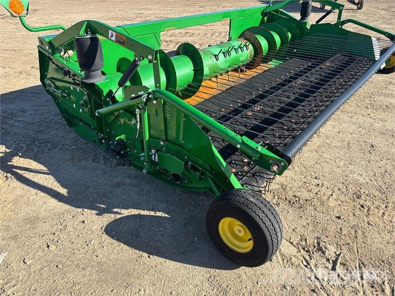 John Deere 615P 15 ft Combine Pickup Header رؤوس الحصادات الدراسات