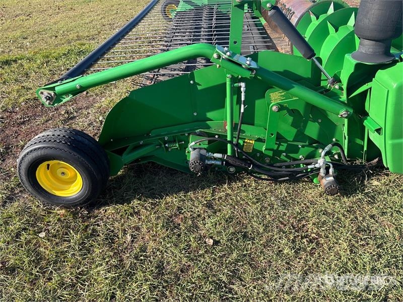 John Deere 615P 15 ft Combine Pickup Header コンバイン・ハーベスター・ヘッド