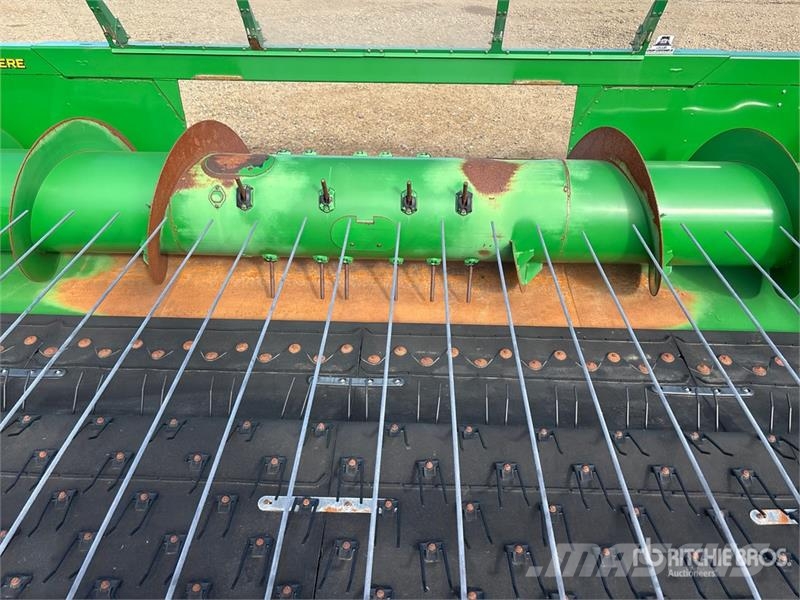John Deere 615P 15 ft Combine Pickup Header Cabezales de cosechadoras combinadas