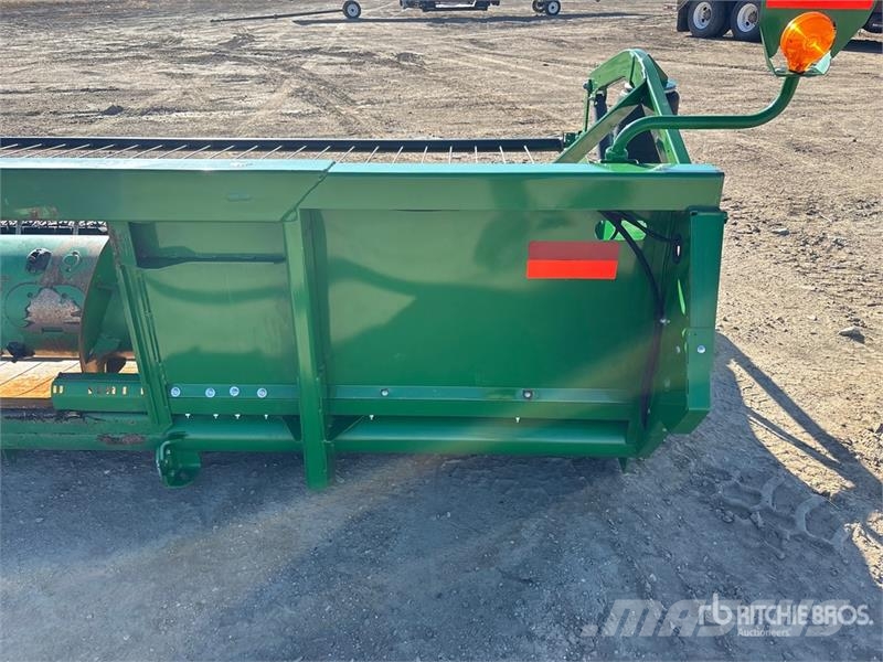 John Deere 615P 15 ft Combine Pickup Header رؤوس الحصادات الدراسات