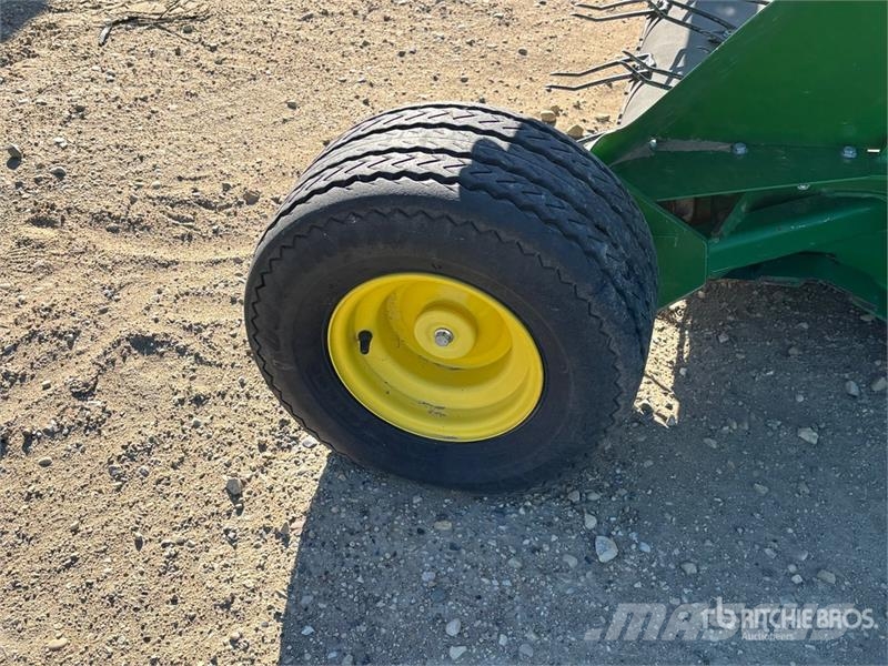 John Deere 615P 15 ft Belt Combine Pickup Header Erntevorsätze