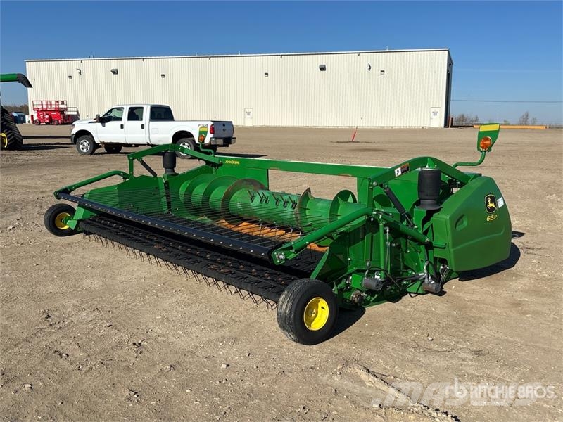 John Deere 615P 15 ft Combine Pickup Header رؤوس الحصادات الدراسات