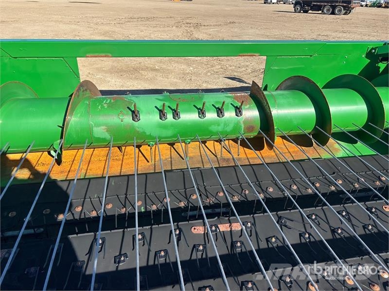 John Deere 615P 15 ft Combine Pickup Header رؤوس الحصادات الدراسات