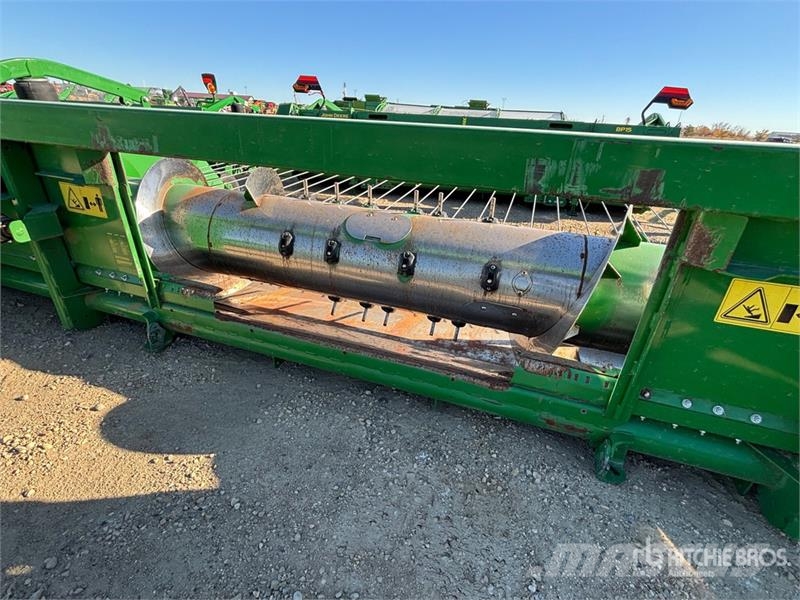 John Deere 615P 15 ft Belt Combine Pickup Header Erntevorsätze