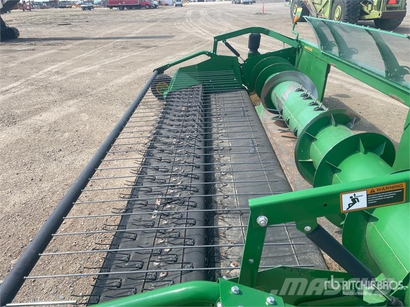 John Deere 615P 15 ft Combine Pickup Header Cabezales de cosechadoras combinadas