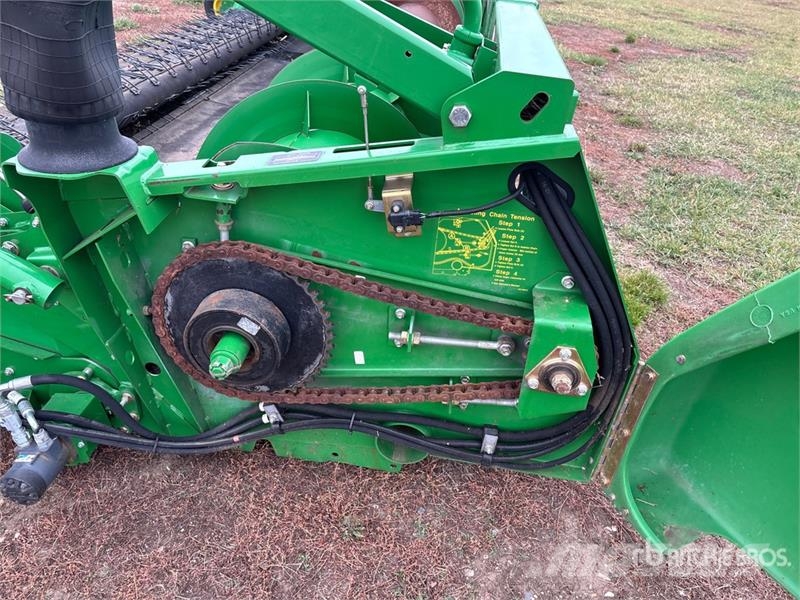 John Deere 615P 15 ft Combine Pickup Header Leikkuupöydät