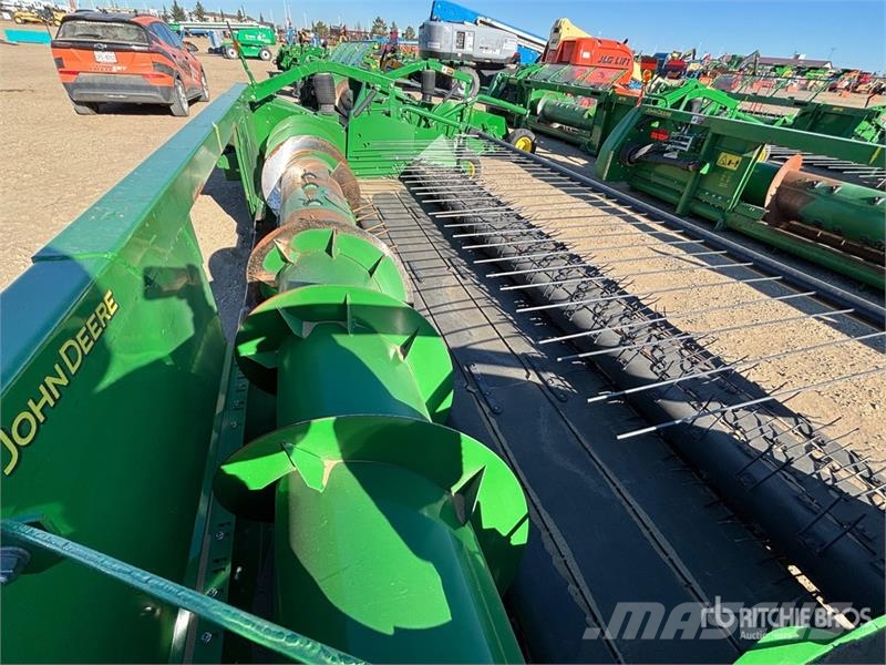 John Deere 615P 15 ft Belt Combine Pickup Header Testate per mietitrebbie