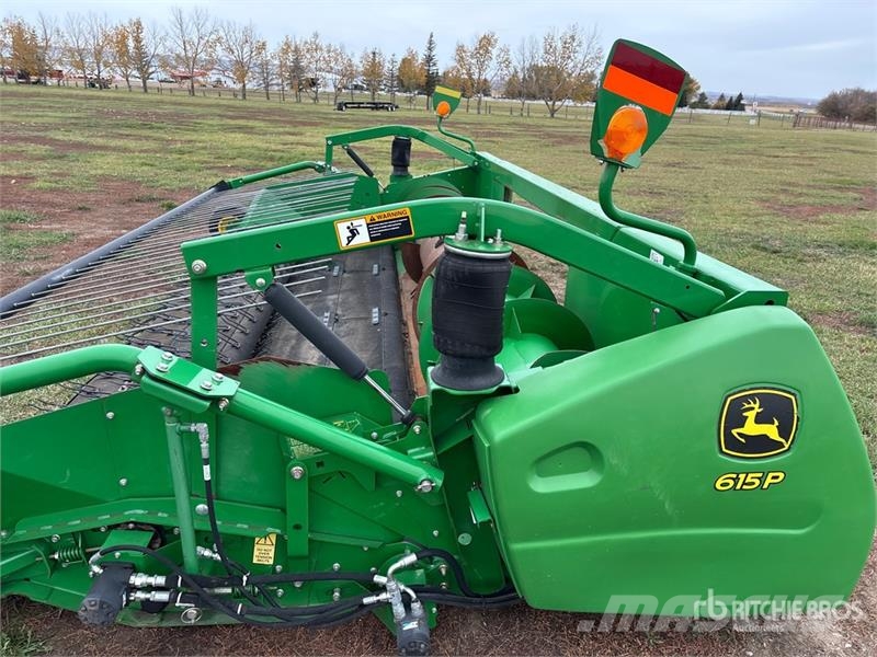 John Deere 615P 15 ft Combine Pickup Header Leikkuupöydät
