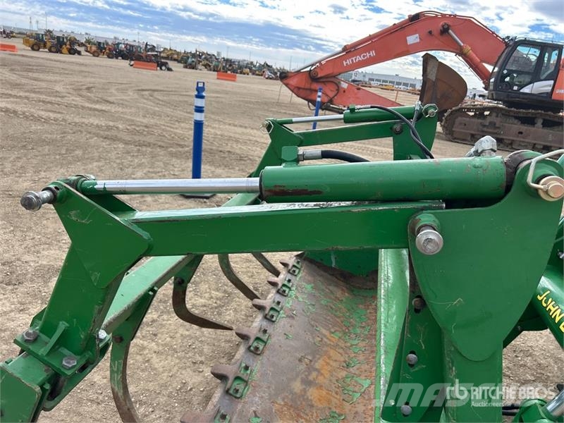 John Deere 6170M Трактори