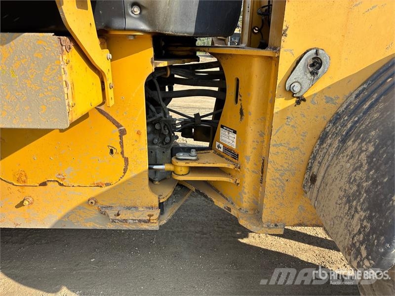 John Deere 624 K Wheel Loader Gumikerekes homlokrakodók