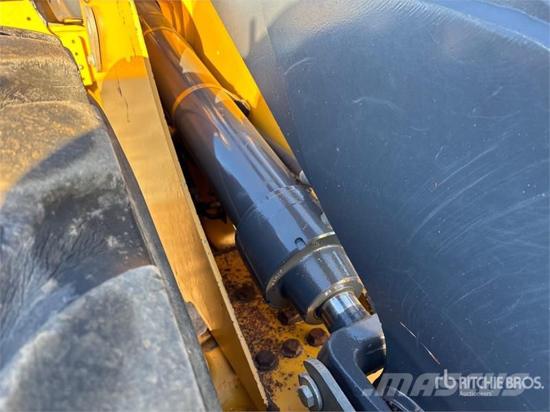 John Deere 624 K Wheel Loader Iekrāvēji uz riteņiem