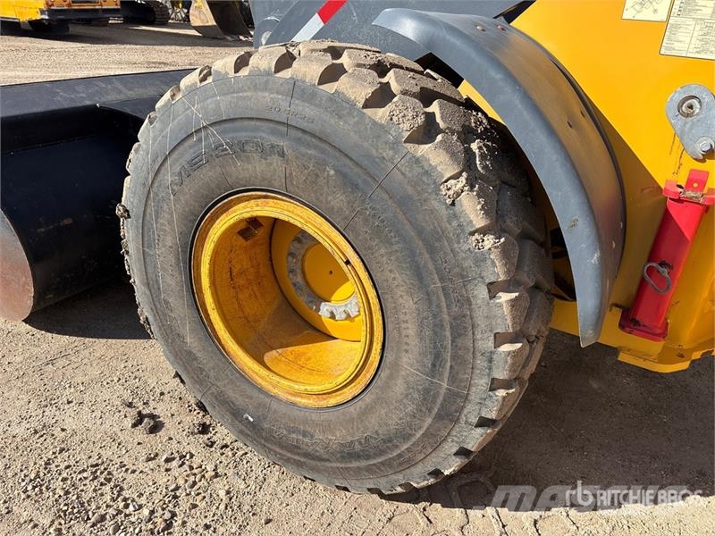John Deere 624K Wheel Loader لوادر بعجل
