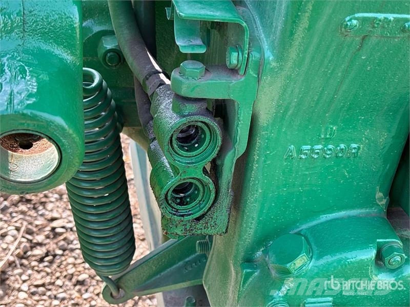 John Deere 630 2WD Narrow Front Antique Tractor Traktorit