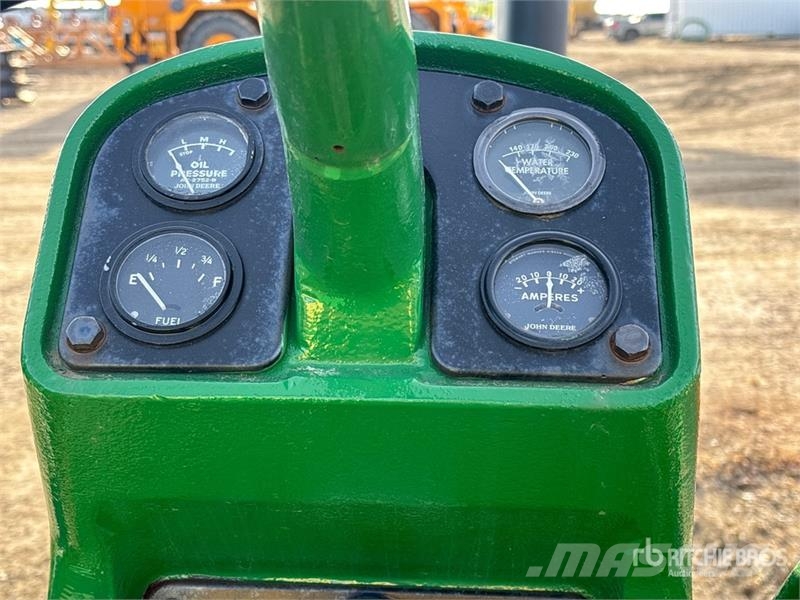 John Deere 630 2WD Narrow Front Antique Tractor Traktorit