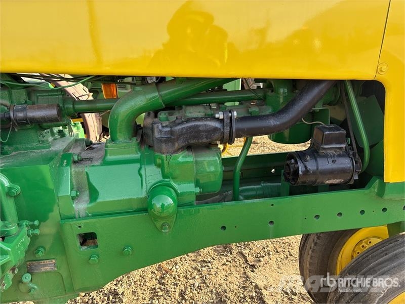 John Deere 630 2WD Narrow Front Antique Tractor Traktorit