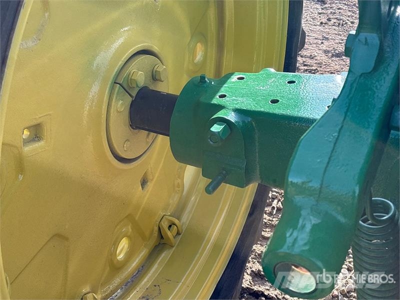 John Deere 630 2WD Narrow Front Antique Tractor Traktorit